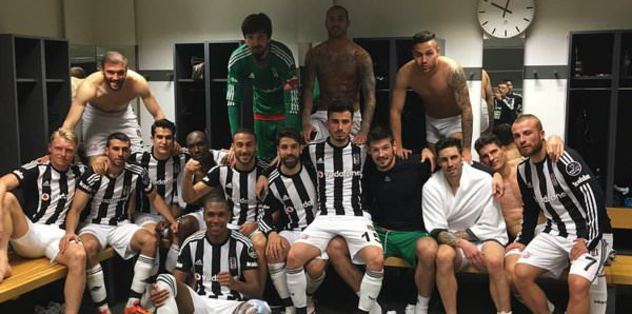 Arena'da zafer pozu