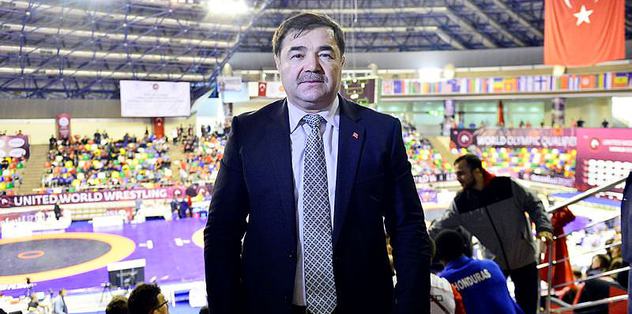 Milliler güreşte tarih yazdı