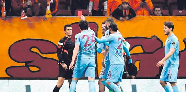 17 hakem makas yedi!