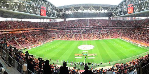 Tribünler boş kaldı
