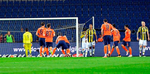 F.Bahçe havlu attı