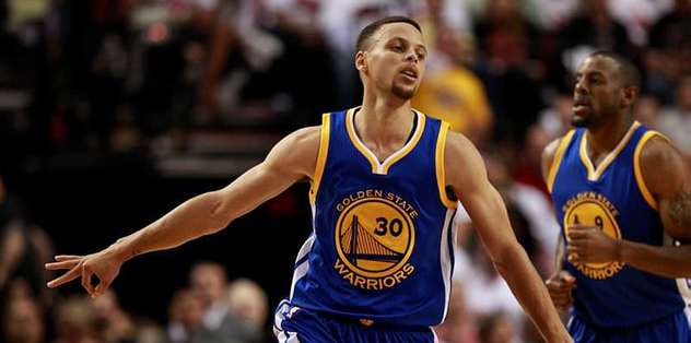 Stephen Curry rekorla döndü