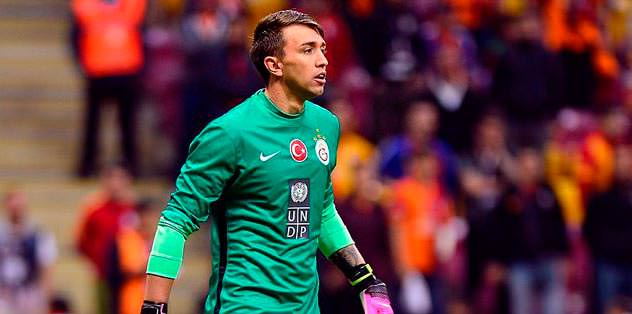 Dev anketten Muslera çıktı