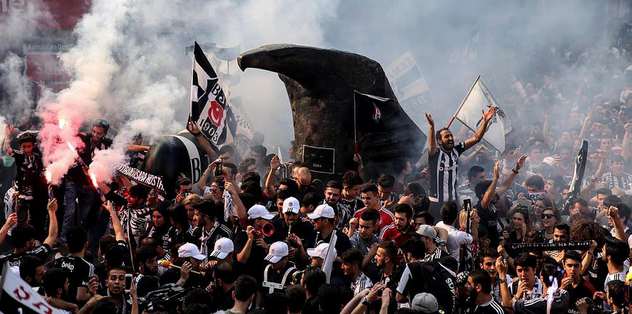 Taraftarlar, Beşiktaş çarşı'ya akın etti