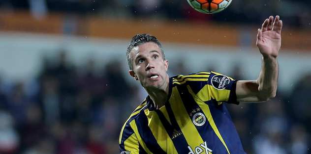 Fener'i Persie sırtladı