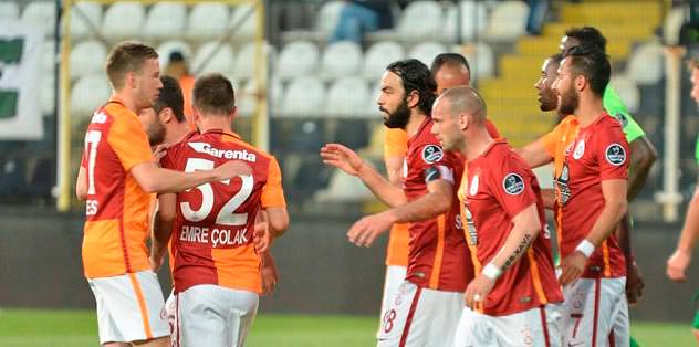 Sneijder kendi isteğiyle 11’de