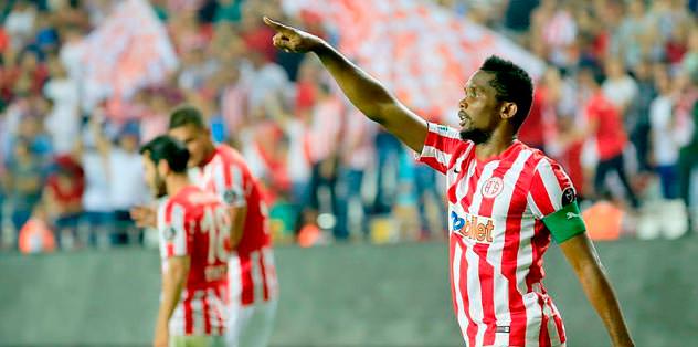 Samuel Eto’o tarihe geçti