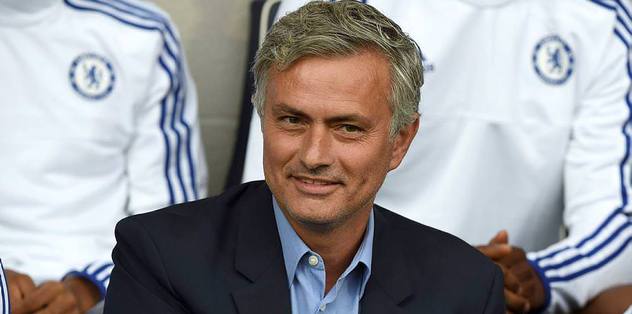Mourinho imzayı atıyor