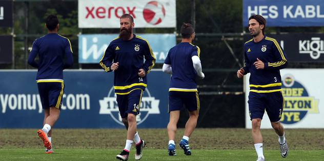 Van Persie takımla çalıştı