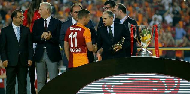 Finalin MVP'si Podolski