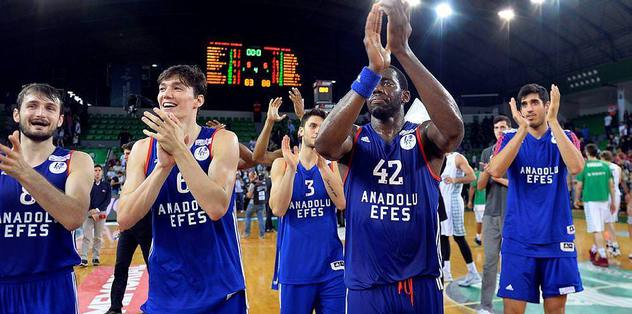 Anadolu Efes final biletini kaptı