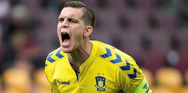 Agger imzayı atıyor