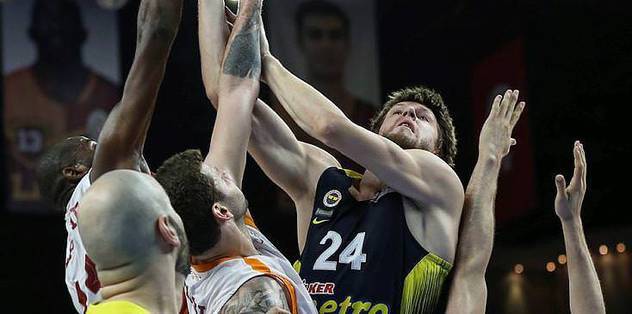 Ezeli rakibi eledi finale çıktı