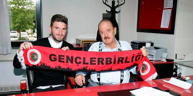 Gençler karıştı