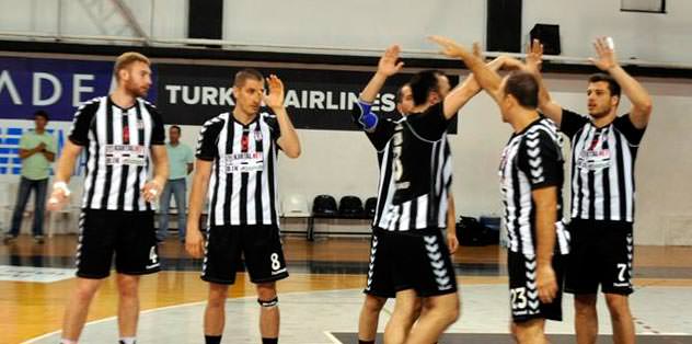 Hentbolda üç ayrılık
