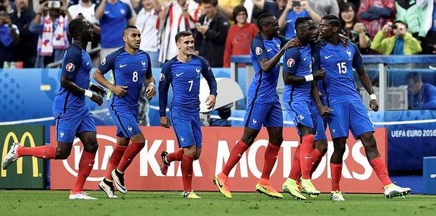 Right mix helps France turn on style