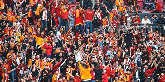Taraftar terk ediyor!