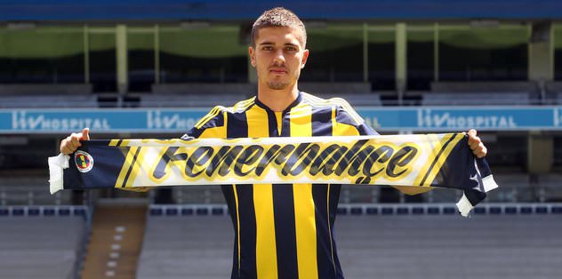 Neustadter imzayı attı!