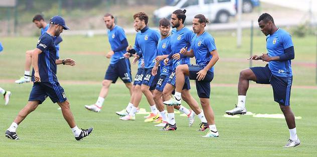 İzinli futbolcular katılmadı