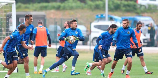 Kjaer hariç milliler de kampta
