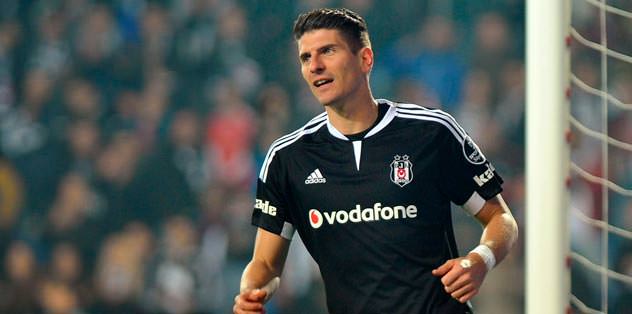 Forvetin anahtarı Gomez'de!
