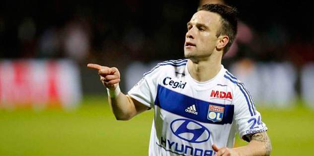 Valbuena imzaya geliyor