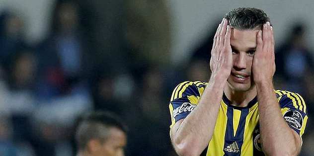 West Ham'dan, Robin van Persie'ye ret!