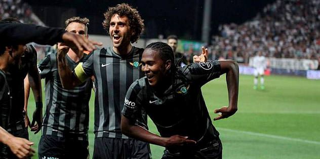 Hugo Rodallega takımda kalacak