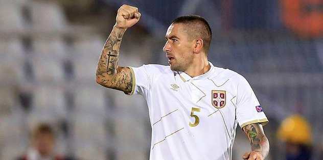 İsmail gönderildi Kolarov geliyor