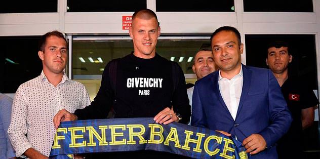 Martin Skrtel de imzalıyor