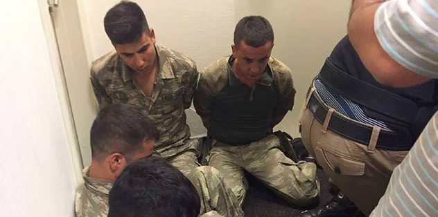 Askerler gözaltına alındı