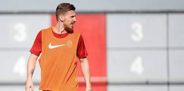 Serdar Aziz ilk maçına çıktı