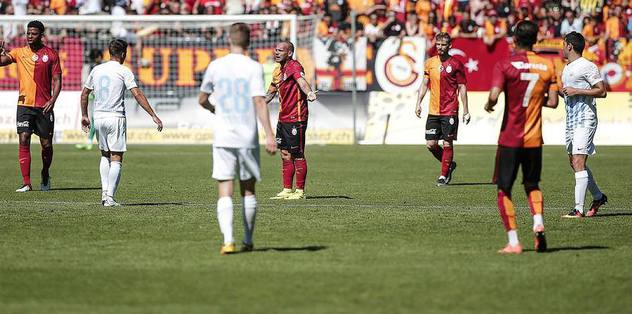 İstifa sesleri