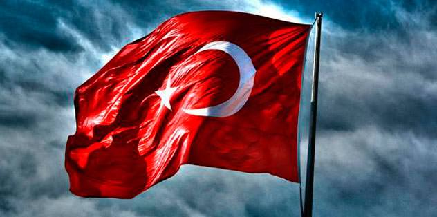 Bu kutsal vatanı hainlere bölüşmeyiz