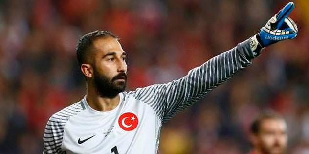 ‘Ay-yıldız bizimdir’