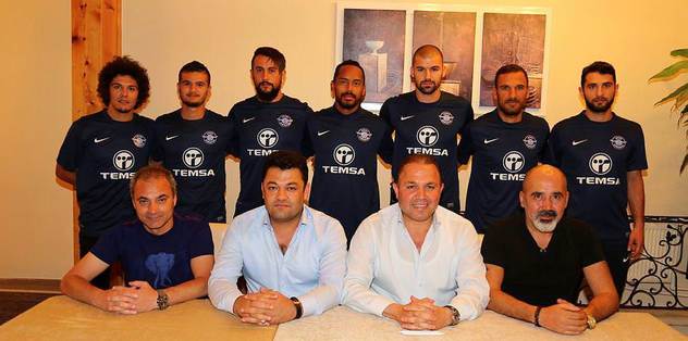 Adana Demirspor'da 7 imza