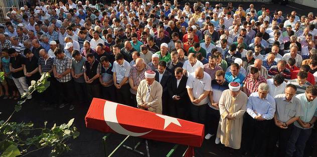 Trabzon demokrasi için yürüyecek