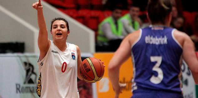 Pelin, F.Bahçe’de