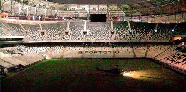 Darbeciler Vodafone Arena’ya zarar verdi