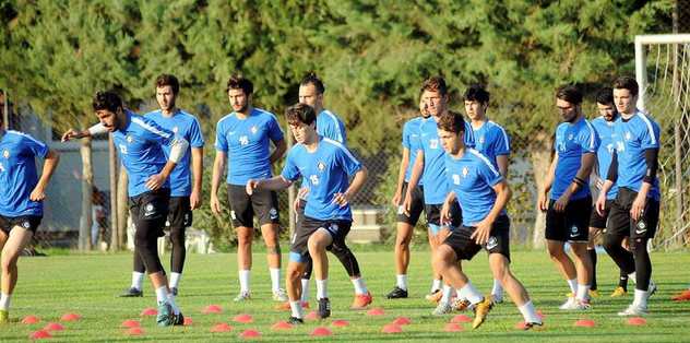 Altay'da 7 futbolcu elendi