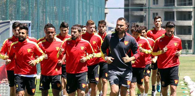 Göztepe'de yabancılar direniyor
