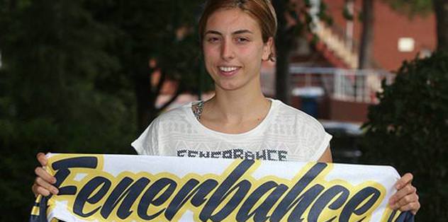 Ayşe, F.Bahçe’de