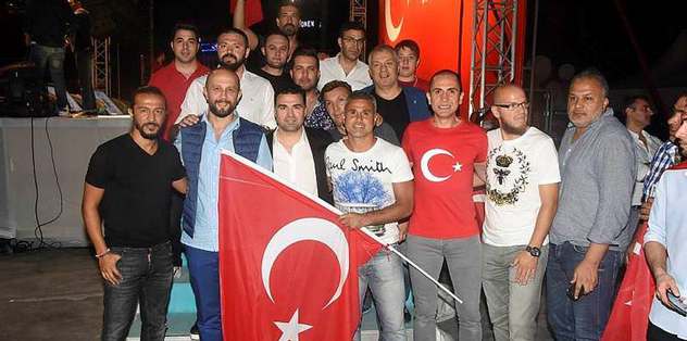 Hakan Ünsal Demokrasi nöbetinde