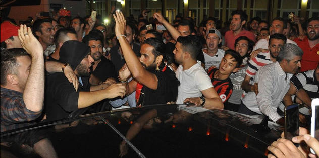 Erkan Zengin'e coşkulu karşılama