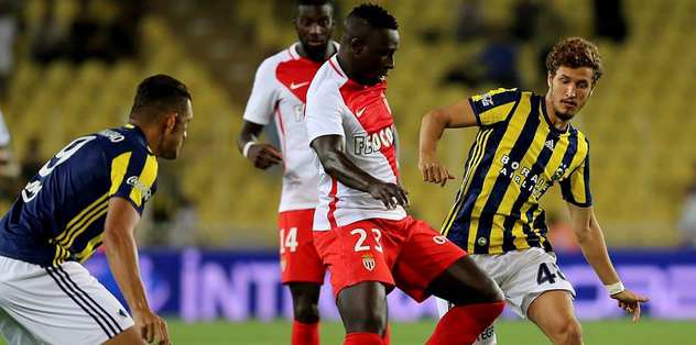 Monaco maçında hakem skandalı