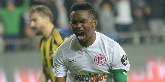 Eto'o ile 3. yıldızı takarız