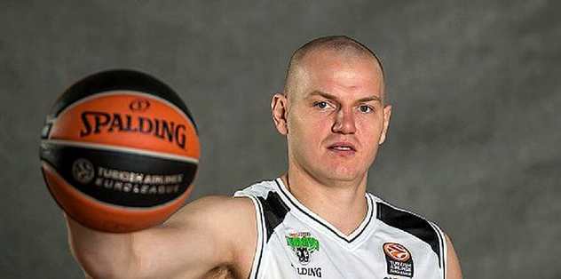 Damian Kulig, Banvit'te