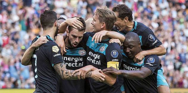 Johan Cruyff Kupası'nı PSV kaldırdı