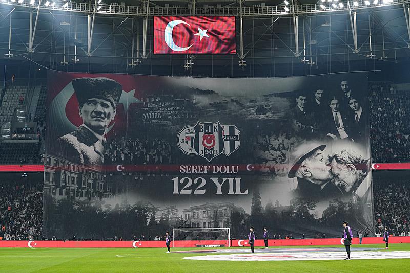aSpor: Beşiktaş'tan 122. yıl için anlamlı koreografi