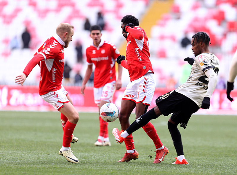 rams-basaksehir-net-global-sivasspor-maci-ne-zaman-saat-kacta-ve-hangi-kanalda-trendyol-super-lig-1740942847773.png